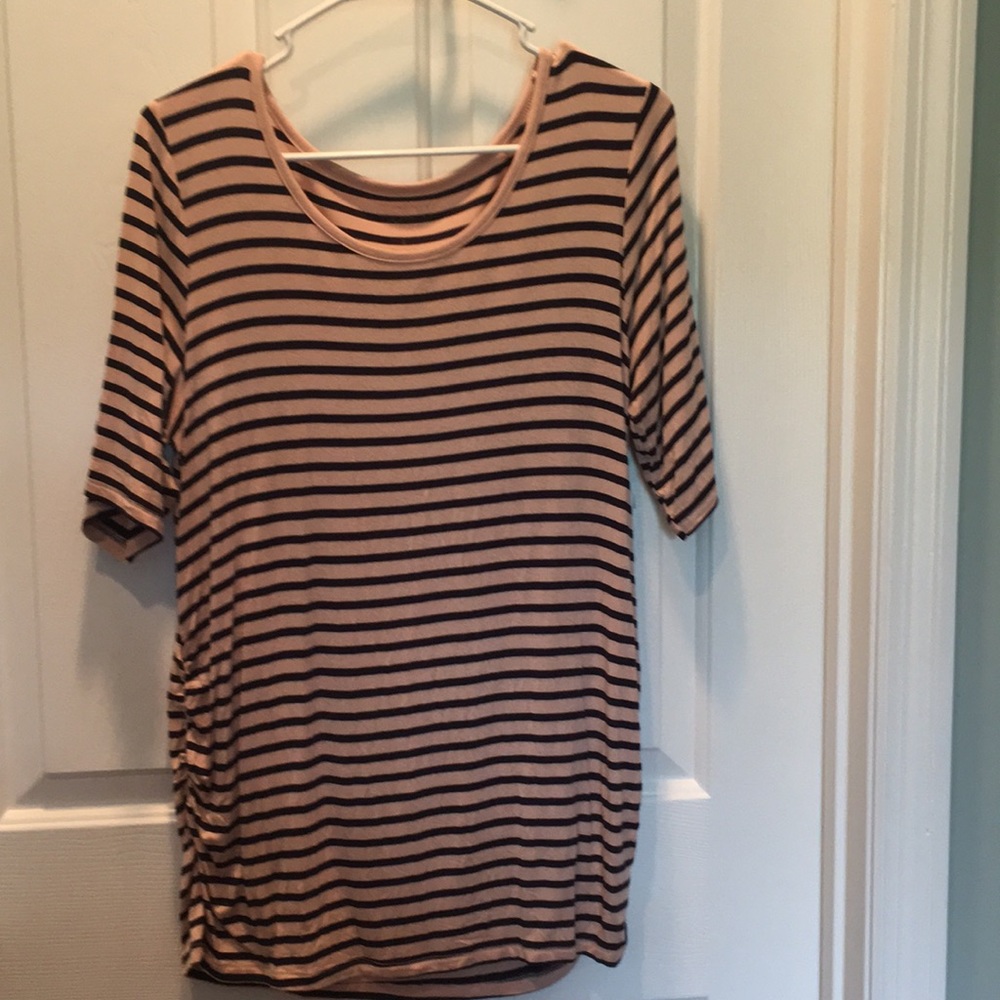 Short sleeve maternity shirt.